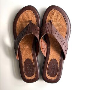 NWOT Women’s b.o.c. Brown Leather Slide Sandals - Comfort Footbed